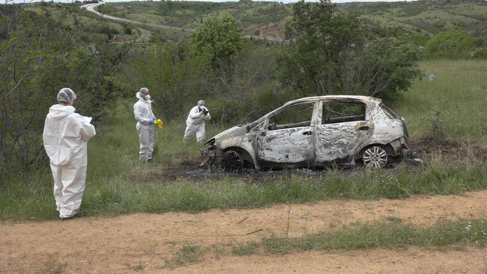Dehşet zinciri! Evini ve aracını yaktı, kadını öldürüp canına kıydı 4